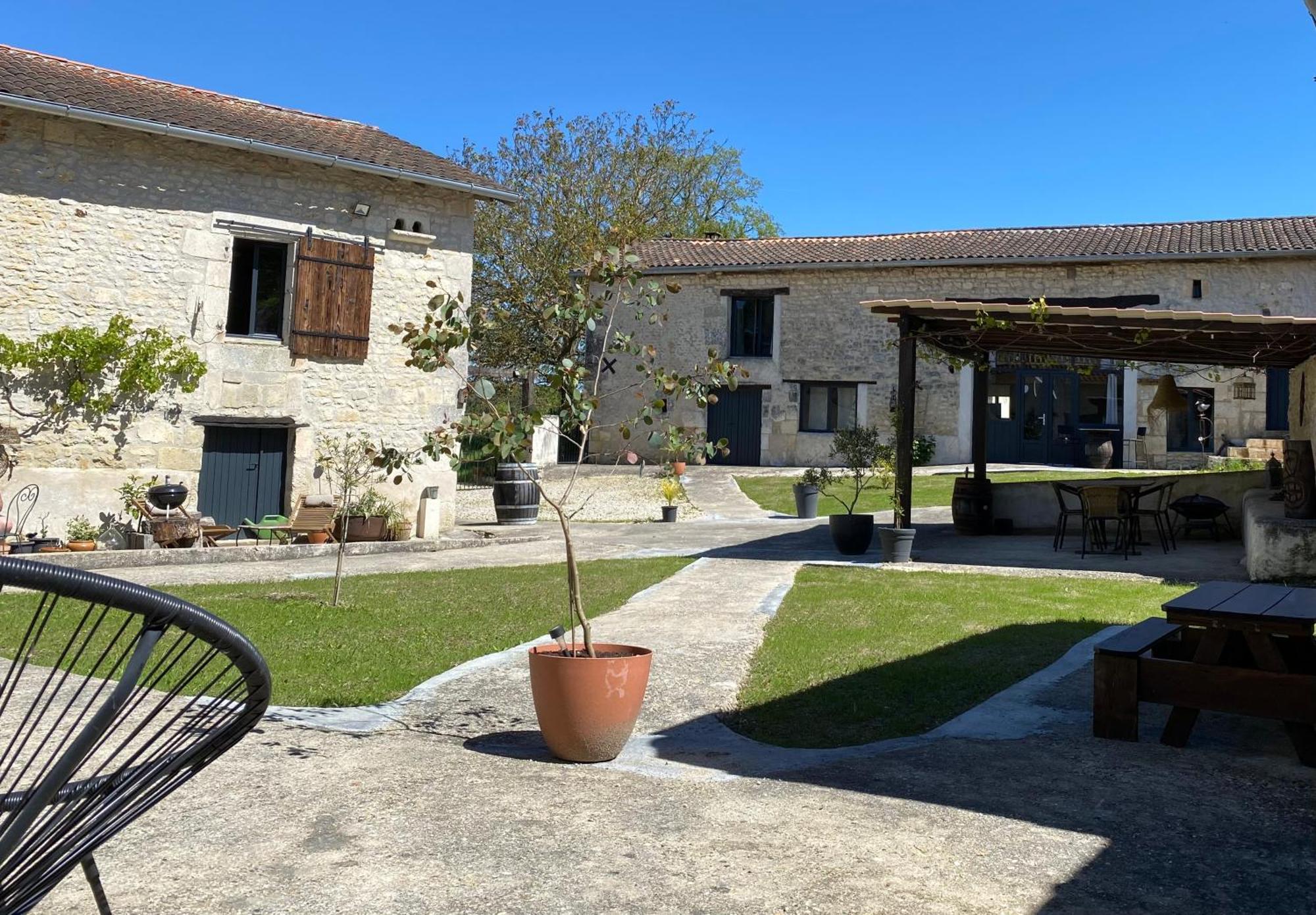 Metairie Des Gacheries Champagne-et-Fontaine Экстерьер фото